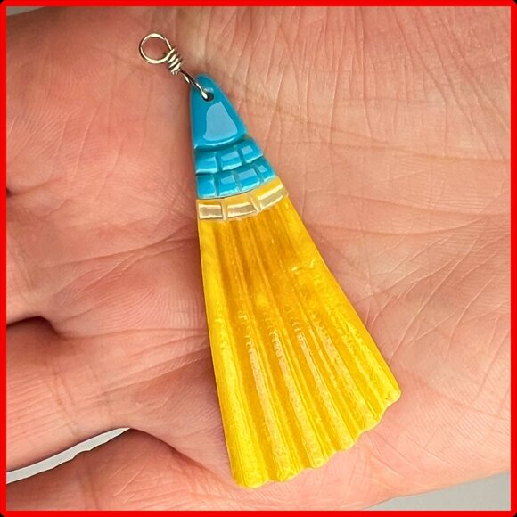 Turquoise & Mother of Pearl Seashell Necklace Pendant - Picture 1 of 2